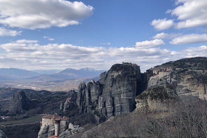 2-Day Private Tour to Delphi & Meteora with Great Lunch included - Day 1 in Delphi: museum artifacts, the oracle town, and the thinner-traffic stops