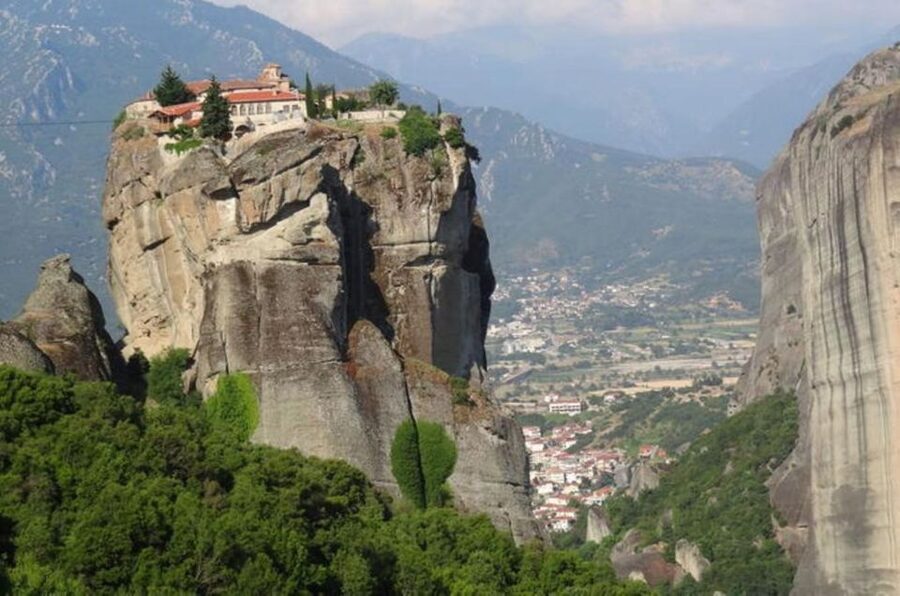 2Day Delphi&Meteora with Official guide,tickets,hotel pickup - Who should book this combo tour, and who should skip it