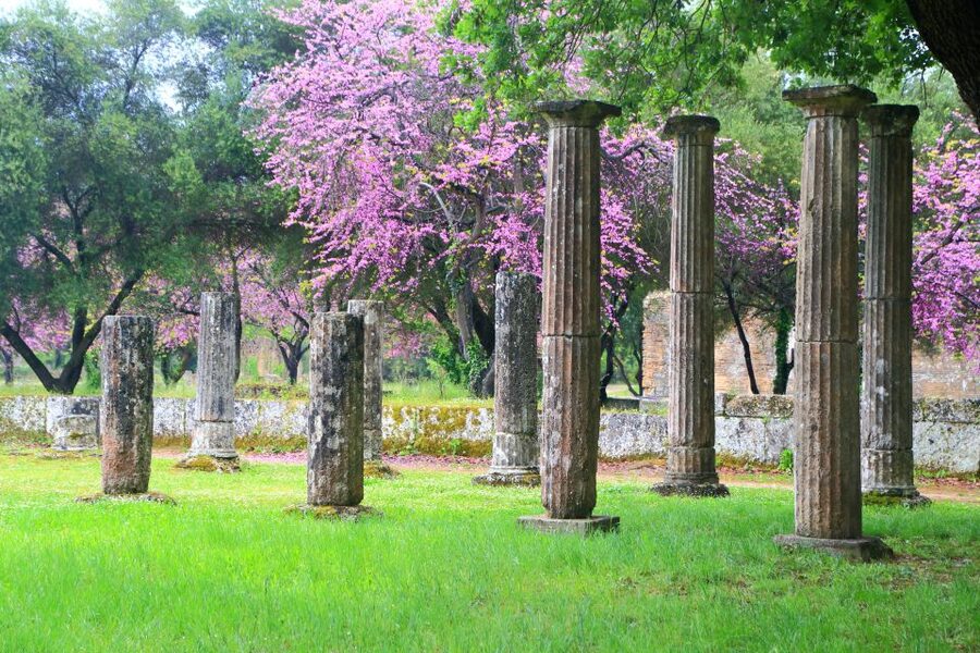 3-Day Ancient Greek Archaeological Sites Tour from Athens - Day 3: Delphi’s Apollo area, the theater that held 5,000, and museum artifacts