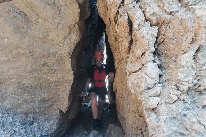 3-Hour Small Group Coasteering in Sounio - Safety and support that makes the rocky parts feel doable
