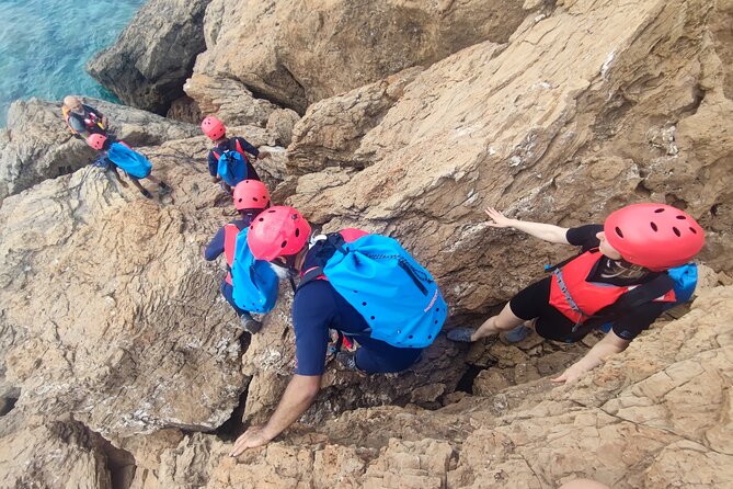 3-Hour Small Group Coasteering in Sounio - What you actually do in 3 hours: jumps, scrambling, swimming, snorkeling
