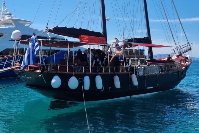 3 Island Cruise from Athens Unlimited Food Wine and Scenic Views - Stop 1, the Saronic Gulf: a scenic start with breakfast energy