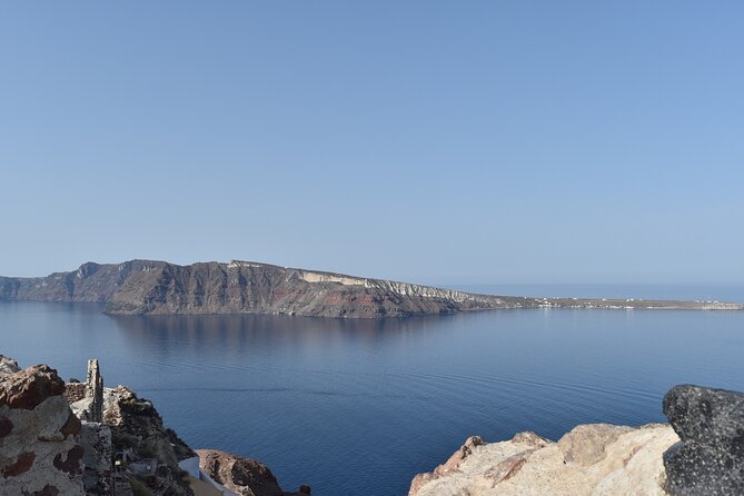 5 Day Tour in Delphi, Meteora, Santorini, Mykonos and Delos - Piraeus to Santorini: Ferry Time That Sets the Tone