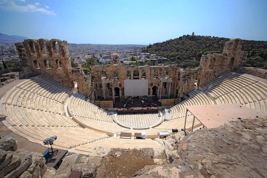 Acropolis and Parthenon: Guided Tour in Italian with Skip-the-Line Ticket - How the licensed Italian guide makes myth feel practical