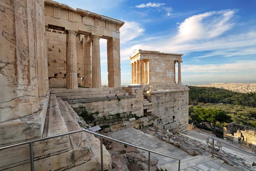 Acropolis Self-Guided Smartphone Tour w/Audio & 3D(No entry) - Getting to the Acropolis, no meeting point needed