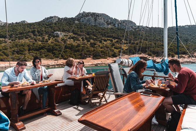 All Day Cruise -3 Islands to Agistri,Moni, Aegina with lunch and drinks included - Stop 4: the short Aegina cruise and a bit of guided context