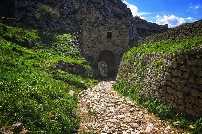 Ancient Corinth Half Day Private Tour - Returning down to Ancient Corinth for lunch in the village
