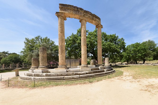 Ancient Olympia & Ancient Corinth Private LuxuryTour from Athens - Ancient Corinth in one hour: Temple of Apollo and the big-city context