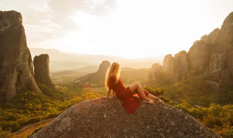Athens: 2-Day Meteora Monasteries/Caves Tour and Hotel Stay - The time gap on day one and the long return wait on day two
