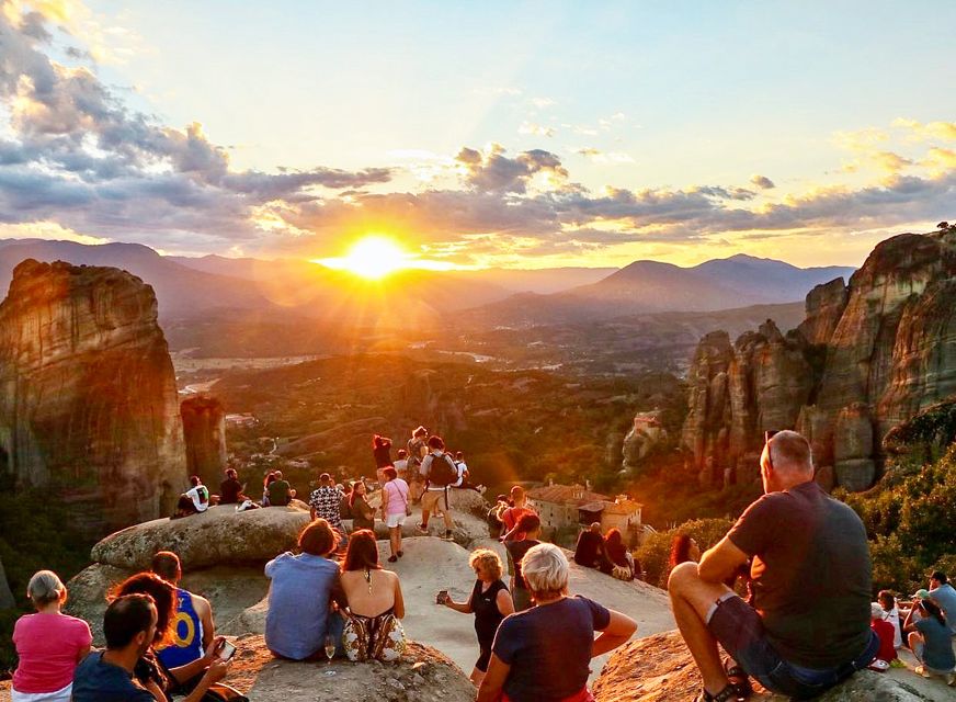 Athens: 2-Day Meteora Tour in Spanish with Guide & Hotel - Spanish Panoramic Day at 13:00: Three Inside Monasteries and All the Outside Views