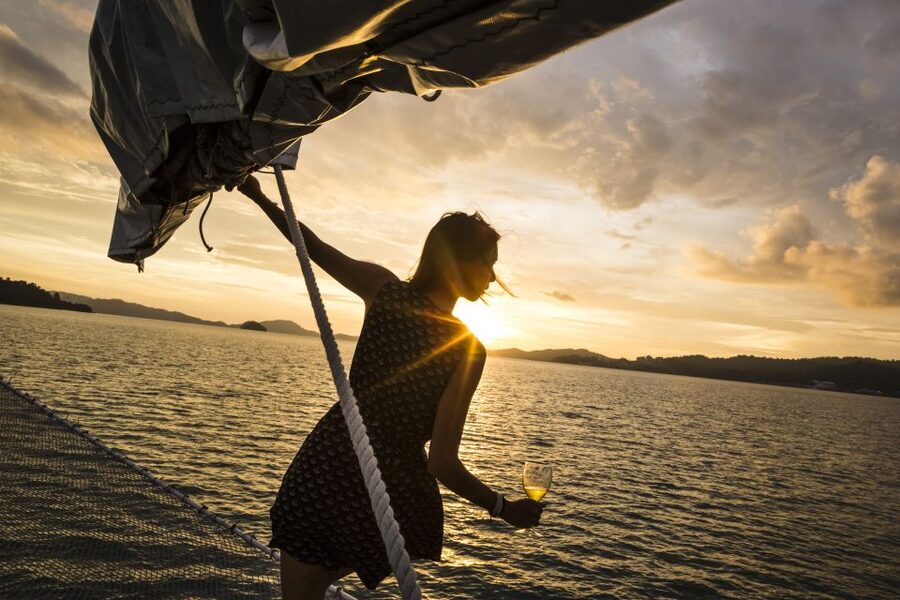 Athens: 3-Hour Sunset Cruise with Swim Stop, Snacks & Drinks - The Drink and Snack Setup: What’s Included and How It Works