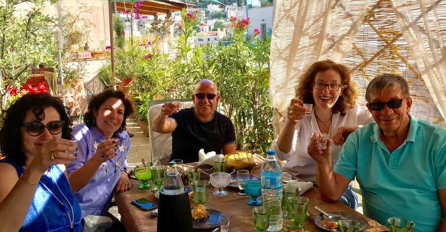 Athens: 7-Course Dinner and Wine Pairing with Acropolis View - Where to Meet in Monastiraki (and How Not to Get Lost)