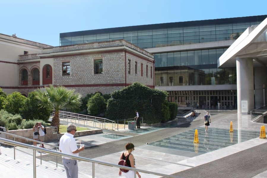 Athens: Acropolis & Acropolis Museum Ticket with Audio Guide - Using three offline audio guides (and why it works)
