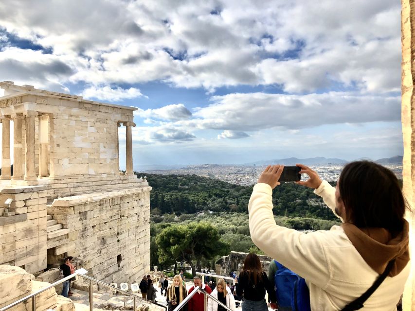 Athens:Acropolis - Historical Center Walking Tour in Spanish - Who should book this tour, and who should pass