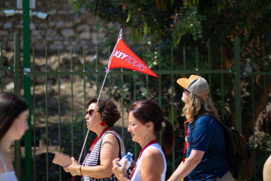 Athens: Acropolis & Parthenon Walking Tour with Expert Guide - Propylaea to Temple of Athena Nike: perfect stops for photos and orientation
