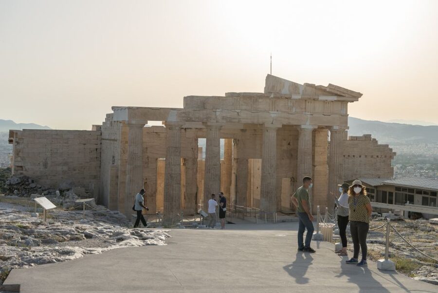 Athens: Acropolis & Plaka Neighborhood Private Walking Tour - Meeting in Makrigianni 7, then getting your bearings fast