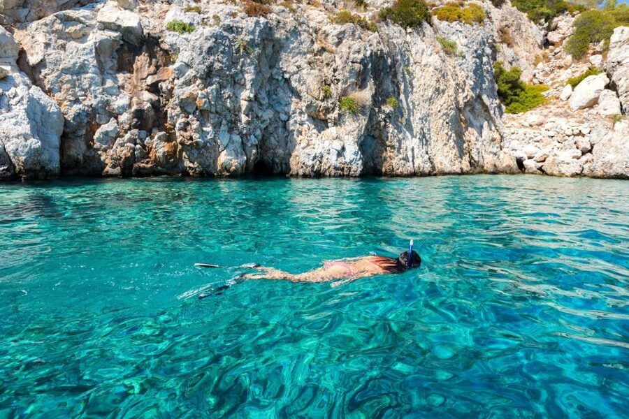 Athens: Aegina, Agistri & Metopi Swimming Cruise with lunch - Lunch onboard: Greek buffet with vegetarian and vegan options, plus nonstop drinks