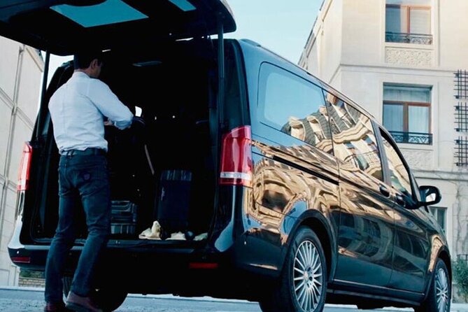 Athens Airport to Athens Hotels Private Arrival Transfer - When Flights Are Delayed: Flight Tracking and the Pickup Window