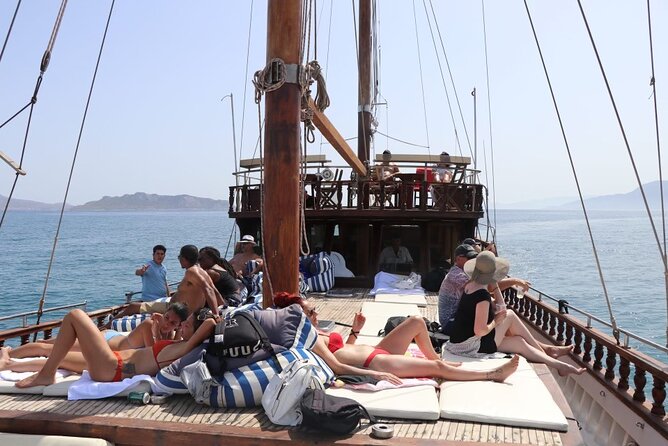 Athens: All Day Cruise to Agistri Moni Aegina with Lunch & Drinks - How the crew and guides shape the day