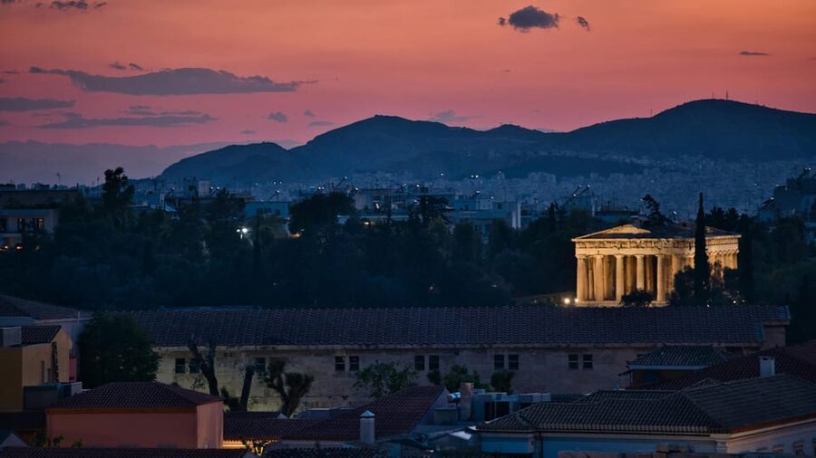 Athens and Piraeus: Private Night Tour - Big Monument Stops and City Icons You See on the Drive