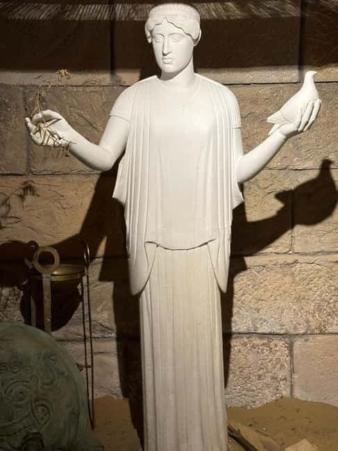 Athens: Be an Ancient Sculptor: Craft Your Greek Masterpiece - Ancient Symposium Gallery: From Ancient Statues to Modern Myth-Inspired Art