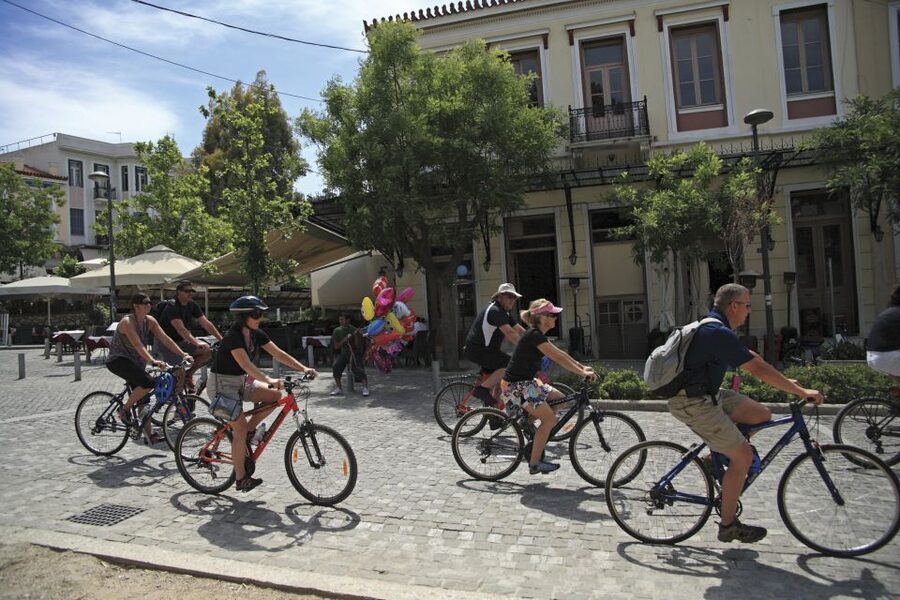 Athens: Bike Tour of Athens Historical Centre - National Garden to Panathenaic Stadium: first big wow