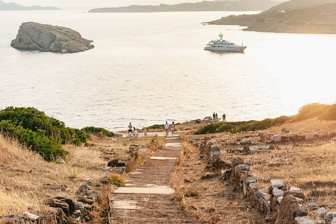 Athens: Cape Sounion and Poseidon Temple Sunset with Audio Guide - Comfort, Group Size, and What Guides Add to the Scene
