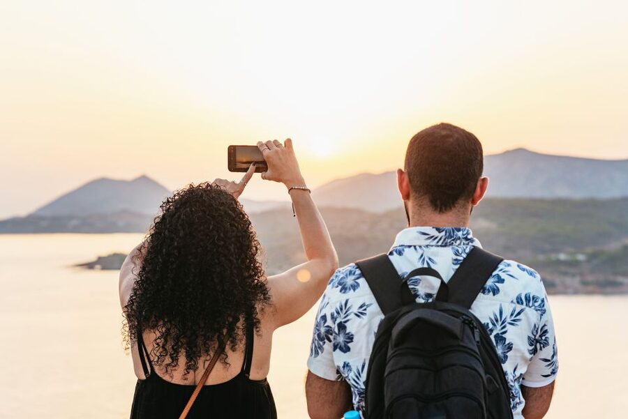 Athens: Cape Sounion & Poseidon Temple Sunset Half-Day Trip - How the guide and audio app help you read the site