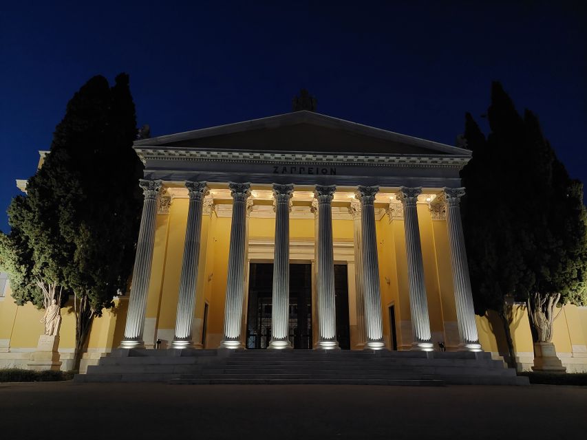 Athens: City Highlights Nighttime Walking Tour in Spanish - What to bring and how to pace yourself on a night walk