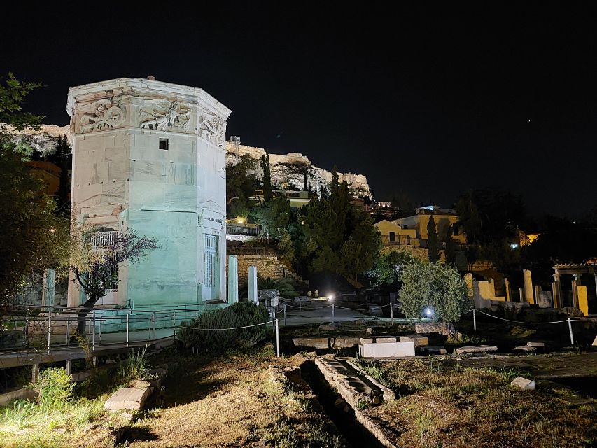 Athens: City Highlights Nighttime Walking Tour in Spanish - Metropolitan Cathedral, Little Mitropolis, and the walk to Monastiraki
