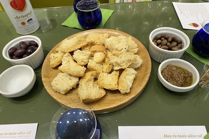 Athens: Cretan Olive Oil Tasting Experience - Early harvest vs extra virgin: learning the organoleptic cues that matter