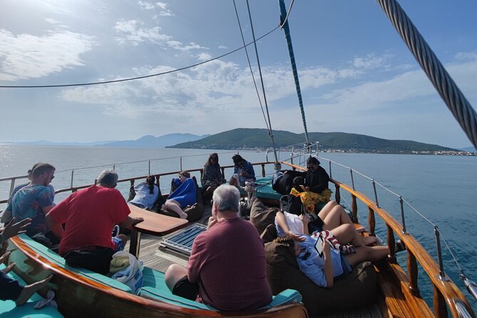 Athens cruise: Agistri, Moni/Metopi, Aegina with lunch & drinks - Snorkeling Gear and On-Board Wi-Fi: Comfort Meets Water Time