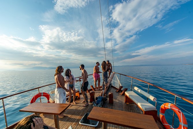 Athens Day Cruise: 3 Islands Tour in the Saronic Gulf with Lunch - Aegina Highlights: Kolona’s One Column, Pistachios, and Beach Choices