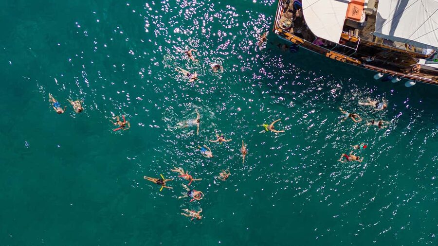 Athens Day Cruise: Agistri, Moni & Aegina + Lunch & Drinks - Lunch on the water: Greek buffet, drinks, and rules you should know