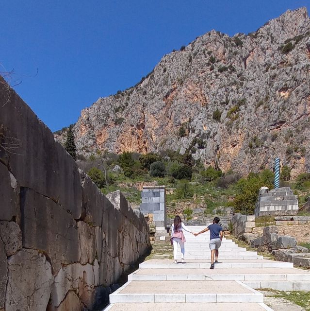 Athens: Delphi, Corycian Cave, and 300 Battlefield Day Trip - Arachova Break Stop: Quick, Scenic, and Useful