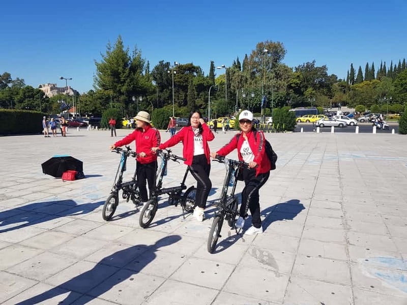 Athens: Discover the City Electric Bike Tour - Syntagma Square and the Evzones: the big moment with smart timing
