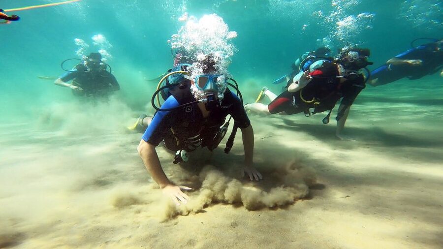 Athens East Coast: Discover Scuba Diving in Nea Makri - Timekeeping and what the 3-hour schedule feels like