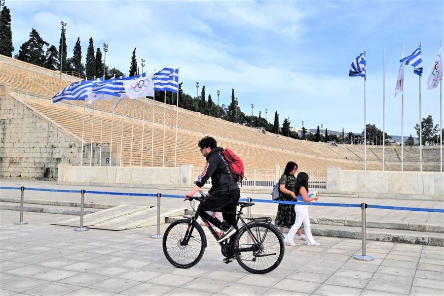 Athens: Electric Bicycle Tour to Mount Hymettus - The summit moment: Acropolis, sea, and faraway horizons