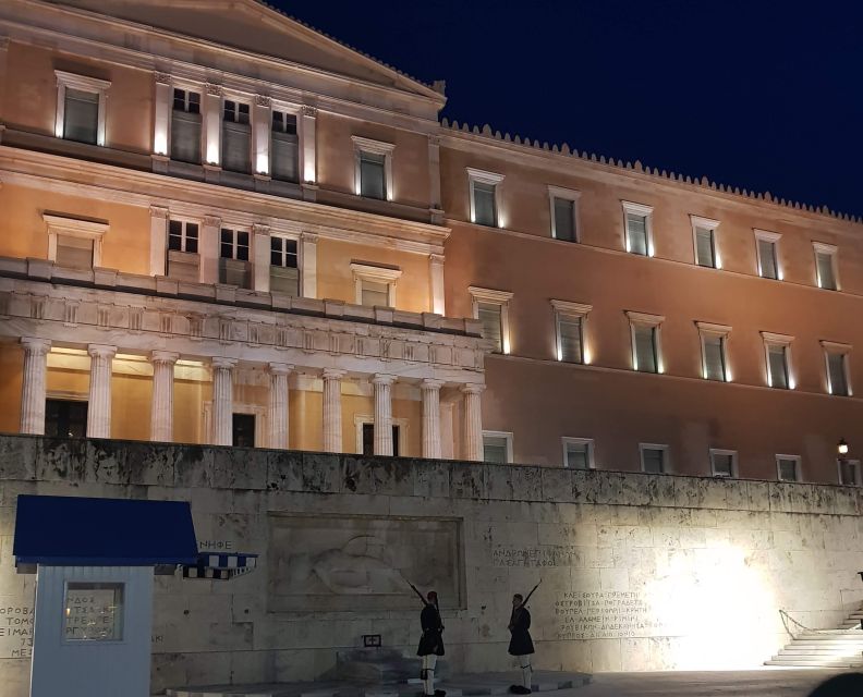 Athens: Evening Guided Walking Tour with Plaka & Dinner - Hadrian’s Arch and the Temple of Zeus after dark