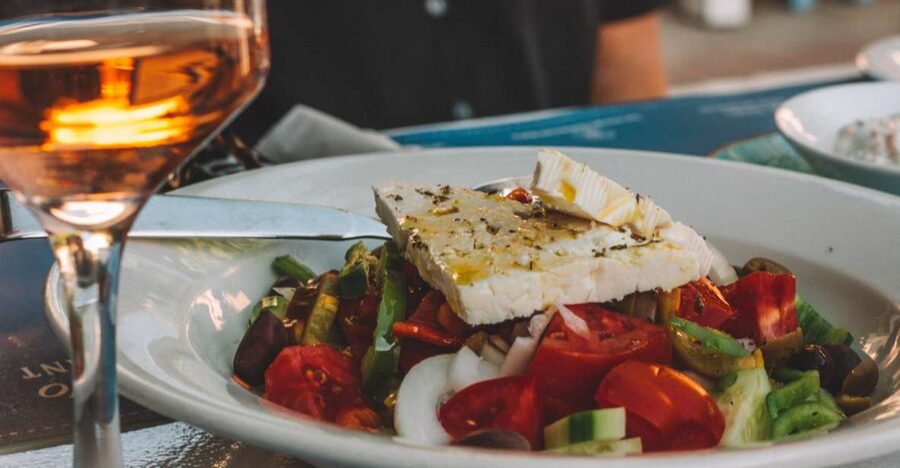 Athens: Evening Guided Walking Tour with Plaka & Dinner - Practical fit: who this 3.5-hour Athens dinner-walk suits best