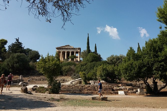 Athens Full Day Private Tour - Koukaki lunch: gyro, Greek salad, baklava, and a real neighborhood break
