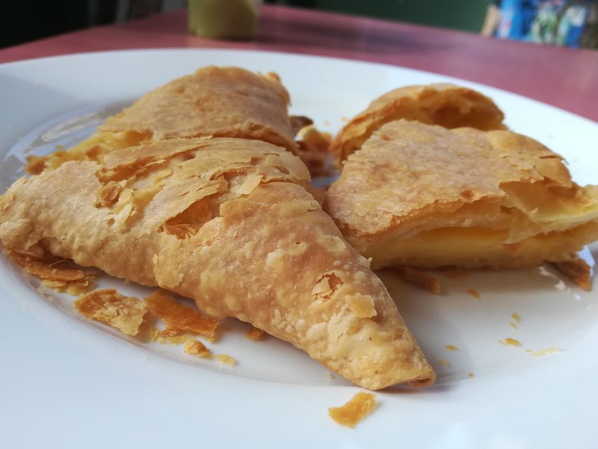 Athens: Gastronomic Vegan Group Walking Tour - Syntagma Square snacks, plus a look at how fast the scene is changing