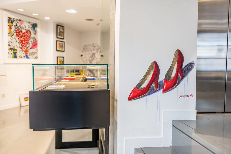 Athens: Greek Fashion Shopping Tour with a Local Expert - Who This Athens Fashion and Design Tour Suits Best