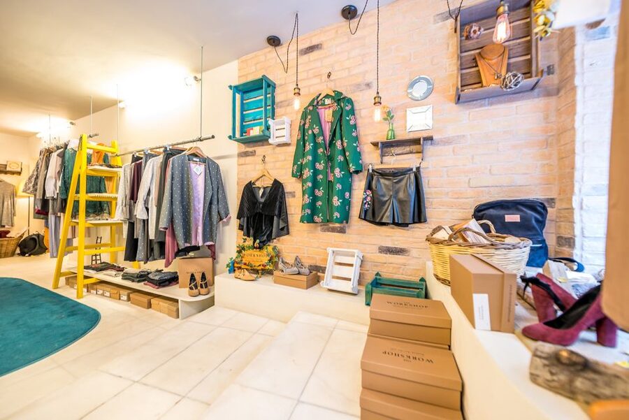 Athens: Greek Fashion Shopping Tour with a Local Expert - Jewelry Shopping in Syntagma: Fresh Designs and Unexpected Materials