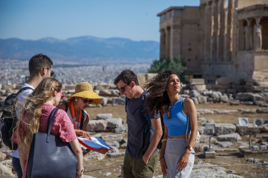 Athens: Highlights and Acropolis Guided Tour - Plaka stroll: cafés, winding streets, and a human scale to Athens