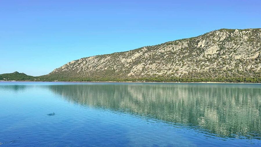 Athens: Lake Vouliagmeni Corinthia, Heraion Sunset & Swim - Lake Vouliagmeni and the Heraion, why this pairing works