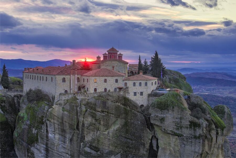 Athens: Meteora 2-Day Trip with Hotel, Sunset & Morning tour - Athens to Kalambaka: the bus transfer you need to know