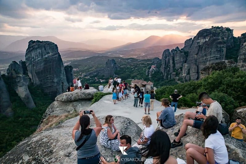 Athens: Meteora Day Trip in Spanish with Live Guide & Lunch - Quick hits before you go