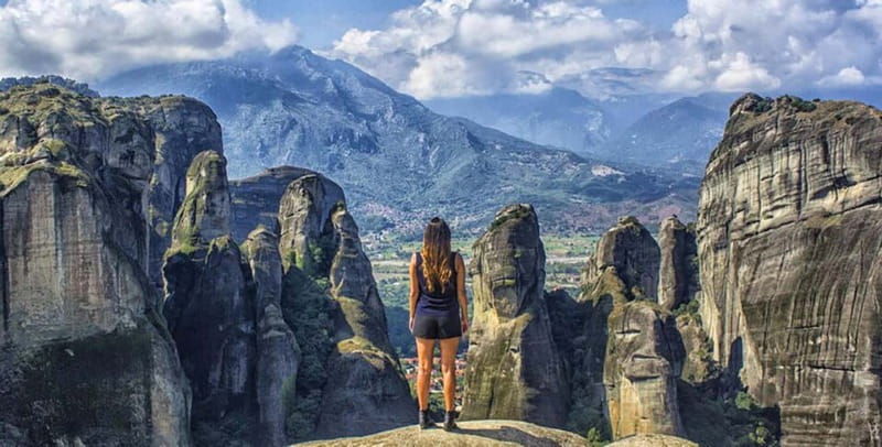 Athens: Meteora Day Trip in Spanish with Live Guide & Lunch - The long Athens to Kalabaka coach ride, and how to handle it