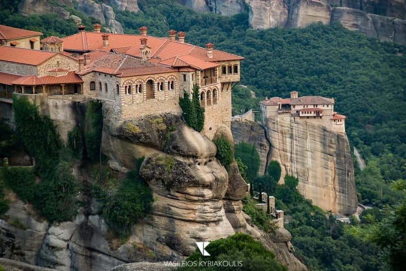 Athens: Meteora Monasteries Day Trip with Caves and Lunch - Meteora day trip logistics: the 08:00 start and long coach ride